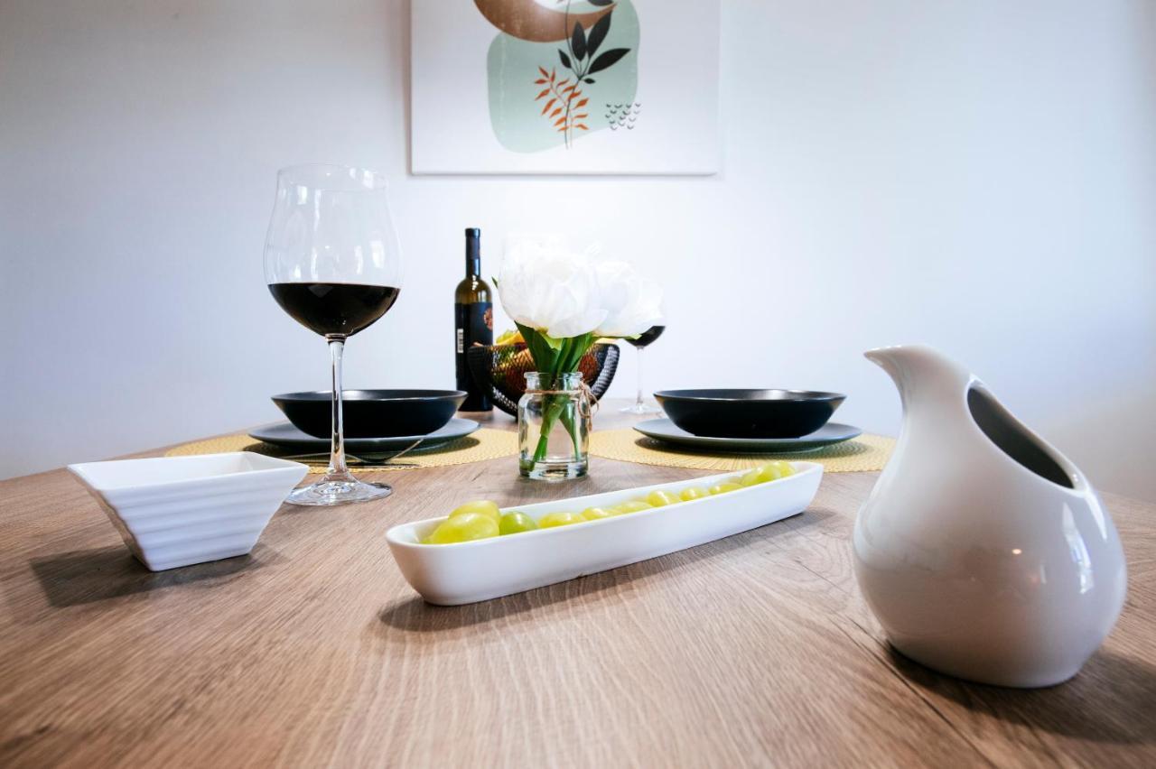 Vacay With Terrace And Parking Apartment